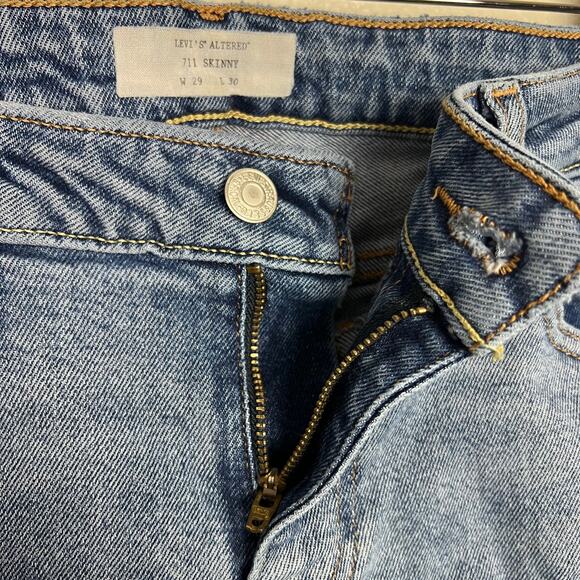 Levi's Altered 711 Skinny Jeans Women's Size 29 Distressed Light Wash Denim - Picture 4 of 12
